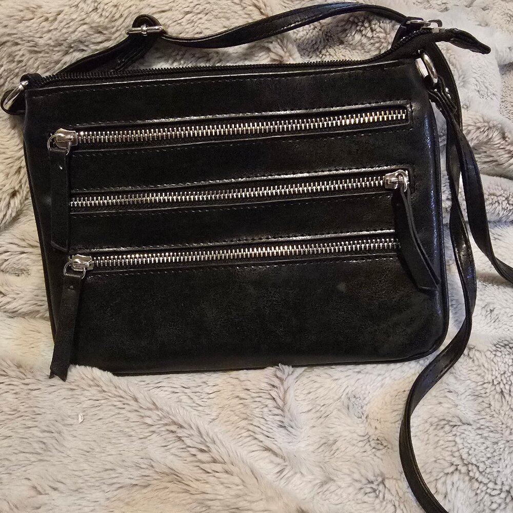 Merona purse with multiple pockets